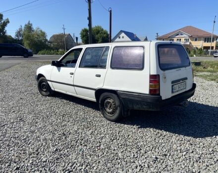 Белый Опель Кадет, объемом двигателя 1.3 л и пробегом 250 тыс. км за 600 $, фото 1 на Automoto.ua