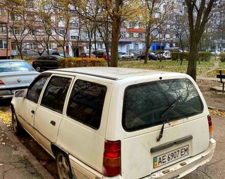 Білий Опель Кадет, об'ємом двигуна 1.3 л та пробігом 0 тис. км за 600 $, фото 4 на Automoto.ua