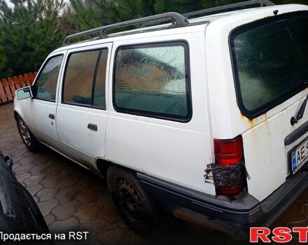 Белый Опель Кадет, объемом двигателя 1.4 л и пробегом 300 тыс. км за 600 $, фото 2 на Automoto.ua