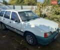 Белый Опель Кадет, объемом двигателя 1.6 л и пробегом 180 тыс. км за 1200 $, фото 2 на Automoto.ua