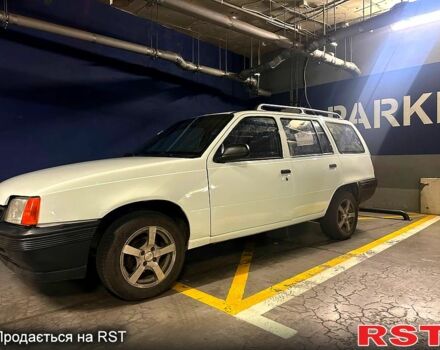 Белый Опель Кадет, объемом двигателя 1.6 л и пробегом 200 тыс. км за 2200 $, фото 2 на Automoto.ua