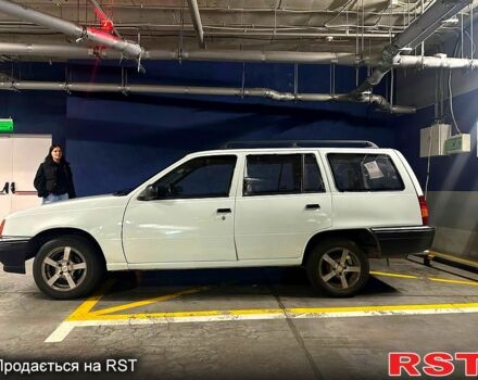 Белый Опель Кадет, объемом двигателя 1.6 л и пробегом 200 тыс. км за 2200 $, фото 3 на Automoto.ua