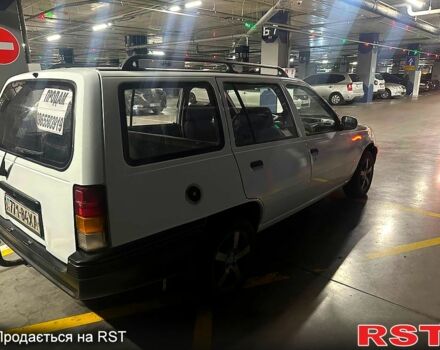 Белый Опель Кадет, объемом двигателя 1.6 л и пробегом 200 тыс. км за 2200 $, фото 4 на Automoto.ua