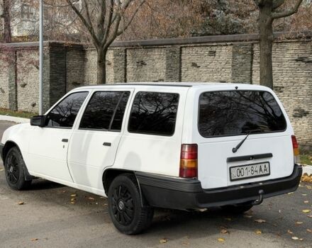 Белый Опель Кадет, объемом двигателя 1.7 л и пробегом 120 тыс. км за 1200 $, фото 5 на Automoto.ua