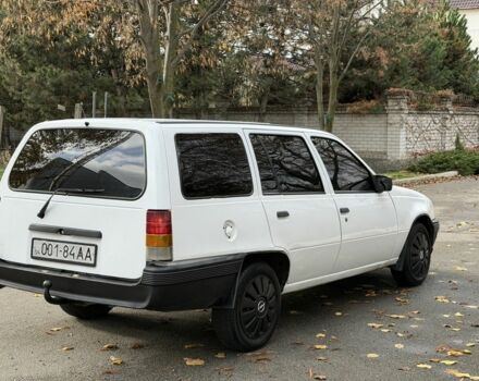 Белый Опель Кадет, объемом двигателя 1.7 л и пробегом 120 тыс. км за 1200 $, фото 3 на Automoto.ua