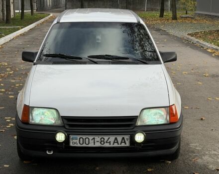 Белый Опель Кадет, объемом двигателя 1.7 л и пробегом 120 тыс. км за 1200 $, фото 1 на Automoto.ua