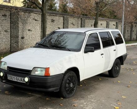 Белый Опель Кадет, объемом двигателя 1.7 л и пробегом 120 тыс. км за 1200 $, фото 2 на Automoto.ua