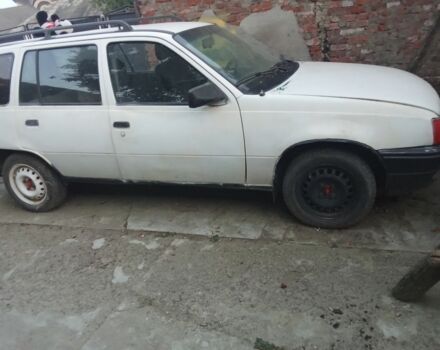 Белый Опель Кадет, объемом двигателя 1.3 л и пробегом 596 тыс. км за 550 $, фото 1 на Automoto.ua