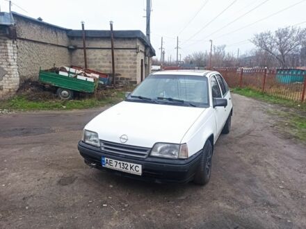 Белый Опель Кадет, объемом двигателя 1.3 л и пробегом 10 тыс. км за 782 $, фото 1 на Automoto.ua