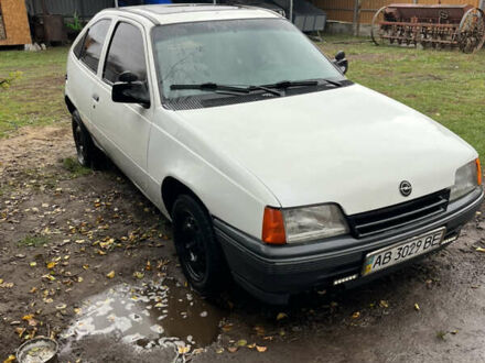Опель Кадет 1985 в Житомире на Automoto.ua Белый Опель Кадет, объемом двигателя 0 л и пробегом 300 тыс. км за 450 $, фото 1 на Automoto.ua