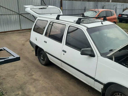 Белый Опель Кадет, объемом двигателя 1.7 л и пробегом 250 тыс. км за 1250 $, фото 1 на Automoto.ua