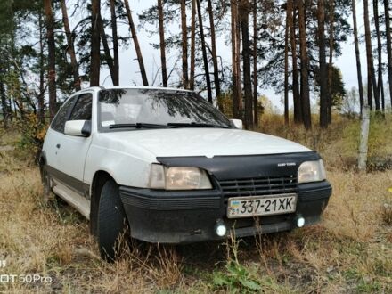 Белый Опель Кадет, объемом двигателя 1 л и пробегом 30 тыс. км за 800 $, фото 1 на Automoto.ua