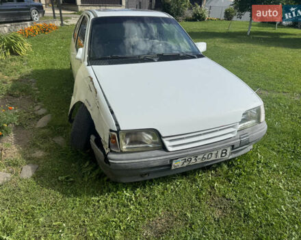 Білий Опель Кадет, об'ємом двигуна 1.3 л та пробігом 370 тис. км за 400 $, фото 1 на Automoto.ua