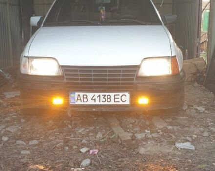 Белый Опель Кадет, объемом двигателя 1.3 л и пробегом 500 тыс. км за 800 $, фото 1 на Automoto.ua