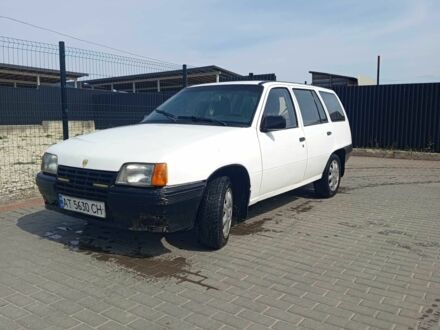 Белый Опель Кадет, объемом двигателя 1.6 л и пробегом 1000 тыс. км за 950 $, фото 1 на Automoto.ua