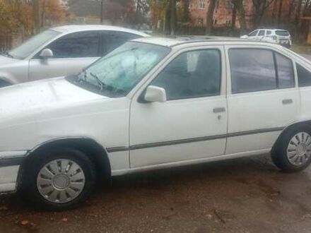 Белый Опель Кадет, объемом двигателя 1.3 л и пробегом 600 тыс. км за 750 $, фото 1 на Automoto.ua