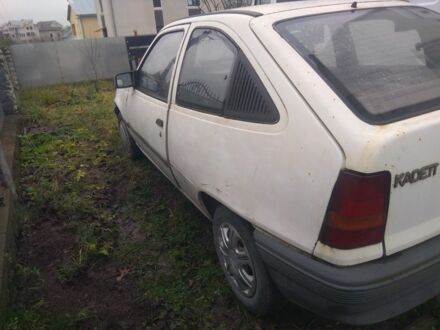 Білий Опель Кадет, об'ємом двигуна 1.3 л та пробігом 400 тис. км за 592 $, фото 1 на Automoto.ua