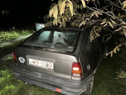 Опель Кадет 1986 в Луцке на Automoto.ua Белый Опель Кадет, объемом двигателя 1.3 л и пробегом 100 тыс. км за 194 $, фото 1 на Automoto.ua