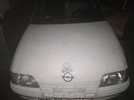 Опель Кадет 1986 в Киеве на Automoto.ua Белый Опель Кадет, объемом двигателя 0 л и пробегом 100 тыс. км за 718 $, фото 1 на Automoto.ua