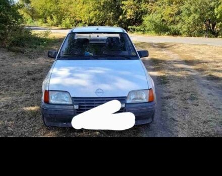 Білий Опель Кадет, об'ємом двигуна 1.6 л та пробігом 170 тис. км за 1000 $, фото 1 на Automoto.ua