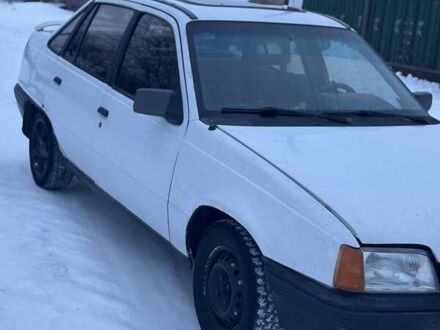 Білий Опель Кадет, об'ємом двигуна 1.3 л та пробігом 200 тис. км за 882 $, фото 1 на Automoto.ua