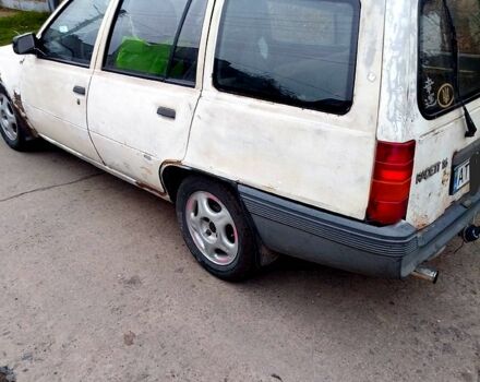 Белый Опель Кадет, объемом двигателя 1.6 л и пробегом 0 тыс. км за 600 $, фото 1 на Automoto.ua