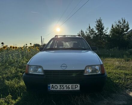 Белый Опель Кадет, объемом двигателя 1.6 л и пробегом 35 тыс. км за 1050 $, фото 1 на Automoto.ua