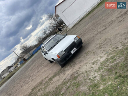 Опель Кадет 1987 у Дніпро (Дніпропетровську) на Automoto.ua Білий Опель Кадет, об'ємом двигуна 1.8 л та пробігом 180 тис. км за 775 $, фото 1 на Automoto.ua