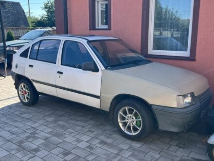 Білий Опель Кадет, об'ємом двигуна 0 л та пробігом 100 тис. км за 1102 $, фото 1 на Automoto.ua
