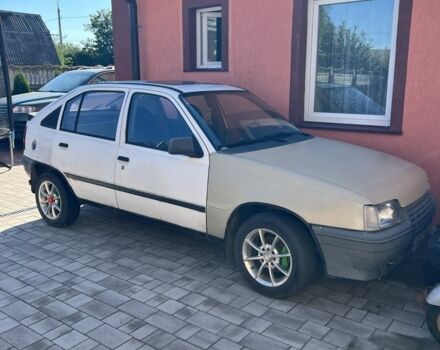 Белый Опель Кадет, объемом двигателя 0 л и пробегом 100 тыс. км за 1102 $, фото 1 на Automoto.ua