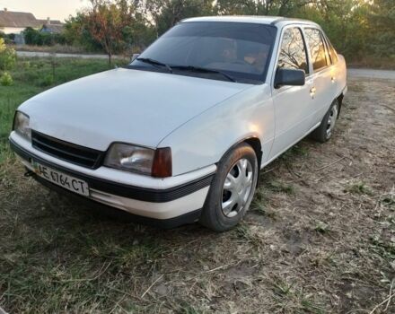 Белый Опель Кадет, объемом двигателя 1.4 л и пробегом 2 тыс. км за 826 $, фото 1 на Automoto.ua