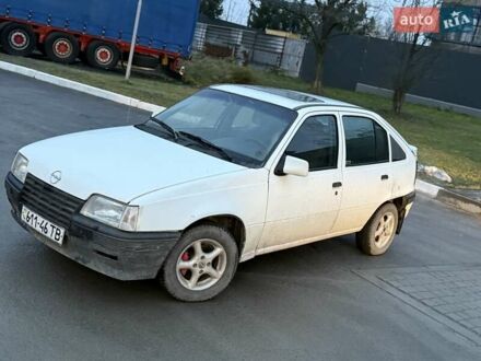 Белый Опель Кадет, объемом двигателя 1.3 л и пробегом 379 тыс. км за 750 $, фото 1 на Automoto.ua