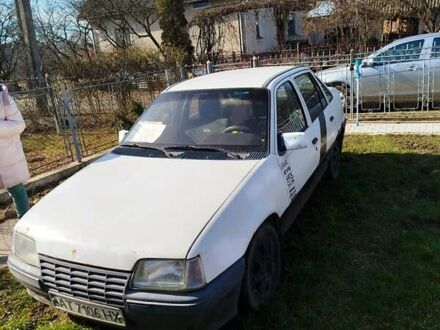 Білий Опель Кадет, об'ємом двигуна 1.3 л та пробігом 999 тис. км за 700 $, фото 1 на Automoto.ua
