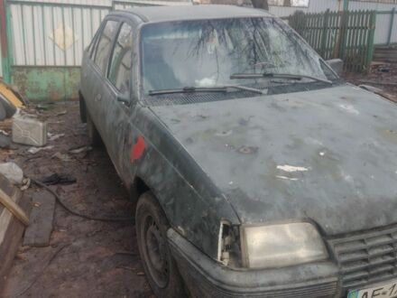 Белый Опель Кадет, объемом двигателя 1.3 л и пробегом 1000 тыс. км за 592 $, фото 1 на Automoto.ua