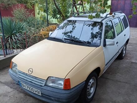 Білий Опель Кадет, об'ємом двигуна 1.3 л та пробігом 300 тис. км за 577 $, фото 1 на Automoto.ua