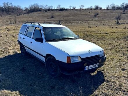 Білий Опель Кадет, об'ємом двигуна 1.3 л та пробігом 0 тис. км за 1000 $, фото 1 на Automoto.ua