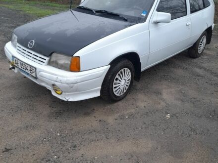 Белый Опель Кадет, объемом двигателя 1 л и пробегом 100 тыс. км за 1200 $, фото 1 на Automoto.ua