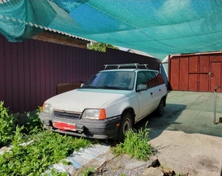 Белый Опель Кадет, объемом двигателя 1.6 л и пробегом 200 тыс. км за 700 $, фото 1 на Automoto.ua