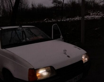 Белый Опель Кадет, объемом двигателя 1 л и пробегом 100 тыс. км за 900 $, фото 1 на Automoto.ua