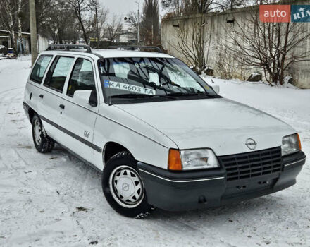 Белый Опель Кадет, объемом двигателя 1.6 л и пробегом 62 тыс. км за 2650 $, фото 1 на Automoto.ua