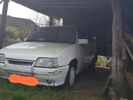 Опель Кадет 1988 в Борисполе на Automoto.ua Белый Опель Кадет, объемом двигателя 0 л и пробегом 280 тыс. км за 400 $, фото 1 на Automoto.ua