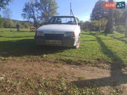 Опель Кадет 1988 у Турке на Automoto.ua Білий Опель Кадет, об'ємом двигуна 1.3 л та пробігом 200 тис. км за 550 $, фото 1 на Automoto.ua