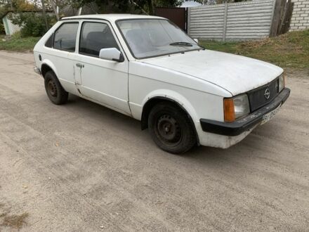 Белый Опель Кадет, объемом двигателя 1.3 л и пробегом 300 тыс. км за 370 $, фото 1 на Automoto.ua