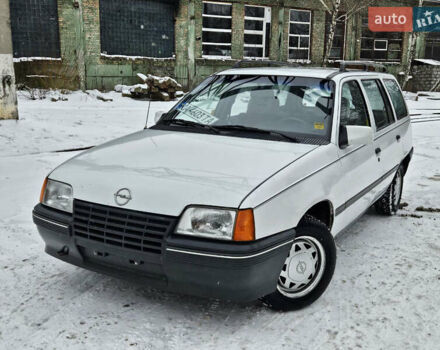 Білий Опель Кадет, об'ємом двигуна 1.6 л та пробігом 63 тис. км за 2500 $, фото 1 на Automoto.ua