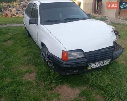 Белый Опель Кадет, объемом двигателя 1.3 л и пробегом 300 тыс. км за 400 $, фото 1 на Automoto.ua