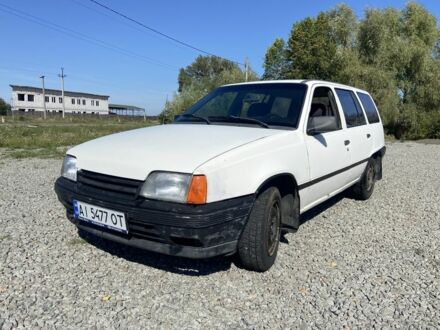 Белый Опель Кадет, объемом двигателя 1.3 л и пробегом 250 тыс. км за 700 $, фото 1 на Automoto.ua