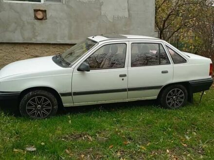 Белый Опель Кадет, объемом двигателя 1.3 л и пробегом 250 тыс. км за 1300 $, фото 1 на Automoto.ua
