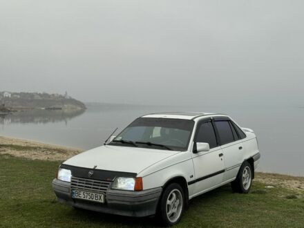 Белый Опель Кадет, объемом двигателя 2 л и пробегом 1000 тыс. км за 1000 $, фото 1 на Automoto.ua