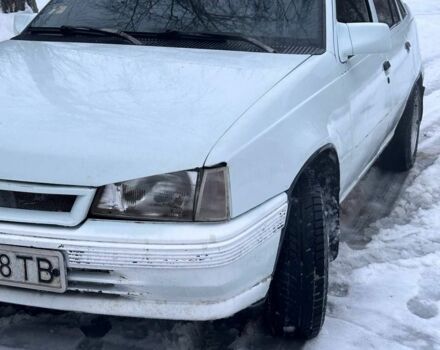 Белый Опель Кадет, объемом двигателя 1.6 л и пробегом 186 тыс. км за 900 $, фото 1 на Automoto.ua