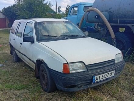 Опель Кадет 1989 в Вышгороде на Automoto.ua Белый Опель Кадет, объемом двигателя 1.3 л и пробегом 140 тыс. км за 363 $, фото 1 на Automoto.ua